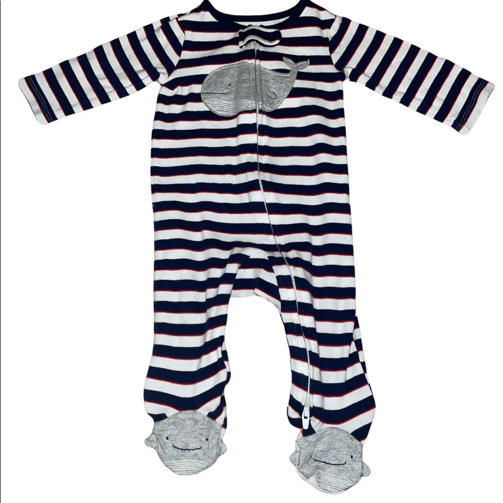 🔵3/$12 2 way zip Carter’s whale striped sleep & play